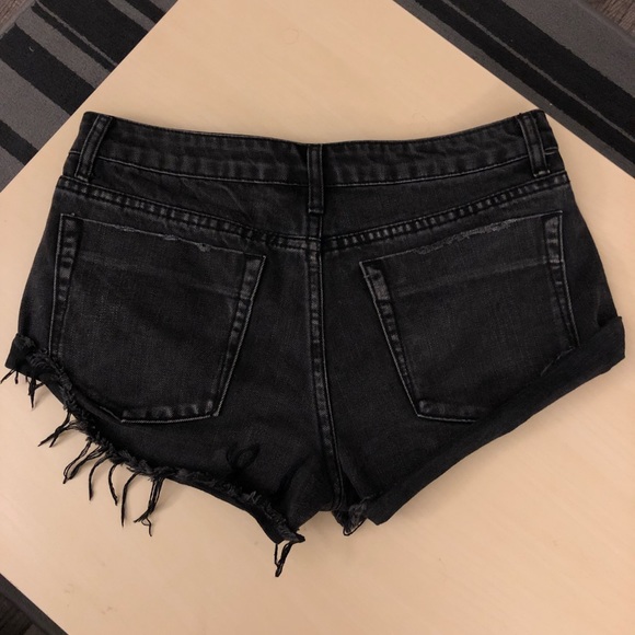 Signature8 High Waisted Shorts 🎱 - Picture 2 of 2